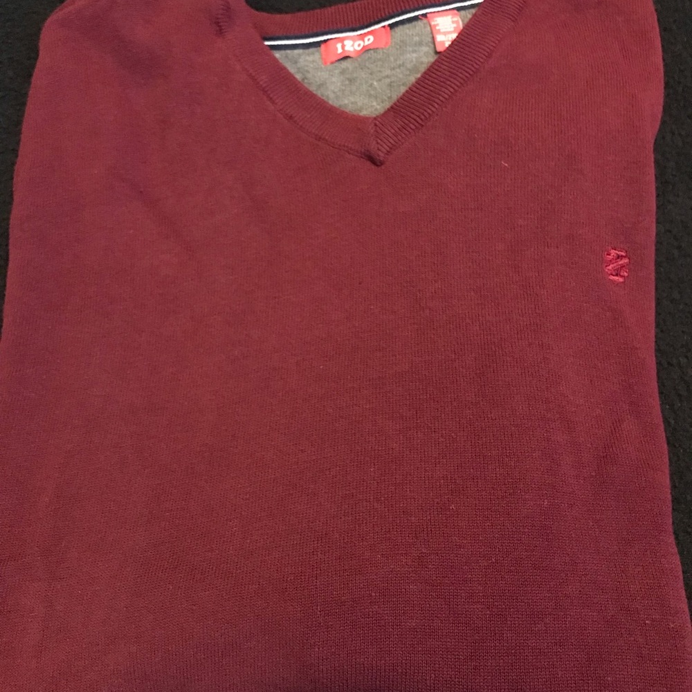 Izod 2X Burgandy V Neck Sweater